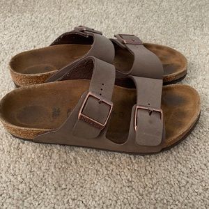 Girls Birkenstock's size 34